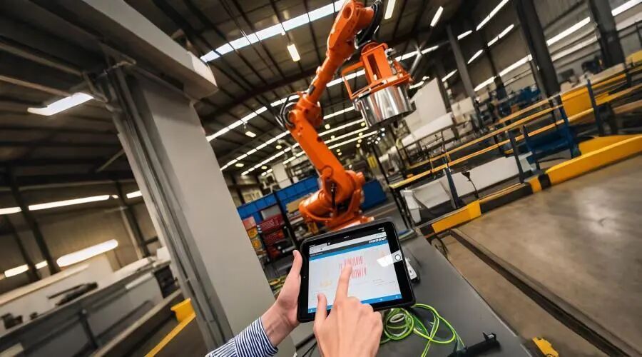 中国工业互联网 十年范式革命开新局，人工智能应用软件开发成核心驱动力